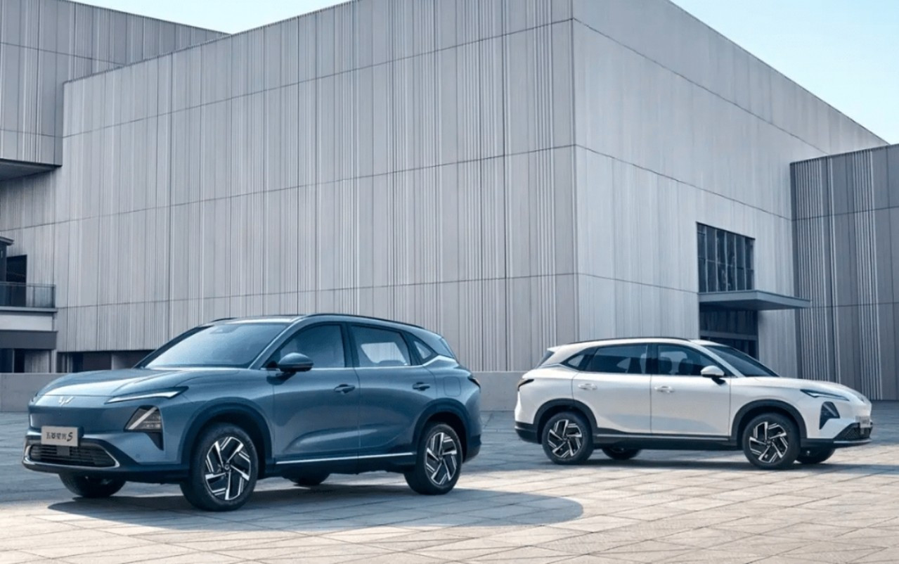 Wuling Starlight SG, SUV Listrik 7-Seater Terbaru